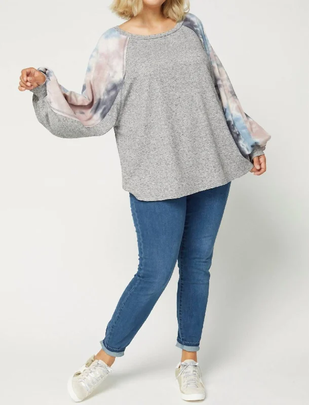 Tie Dye Puffy Sleeve Top Plus In Charcoal